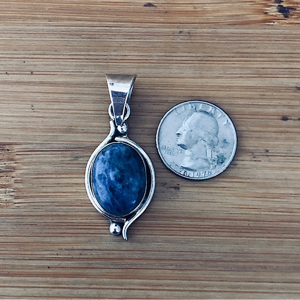 $68  Vintage Mexico Estate Drop Pendant  Sterling Silver Marked TV-41 MEXICO 925 - Picture 5 of 6
